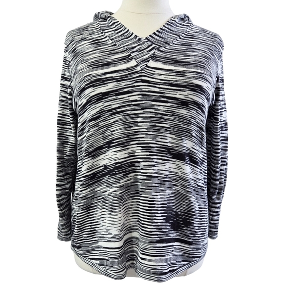 Nic+Zoe Vital Black White Abstract Stripe Knit Pullover Hoodie Beachy Stitch Fix - Picture 1 of 10